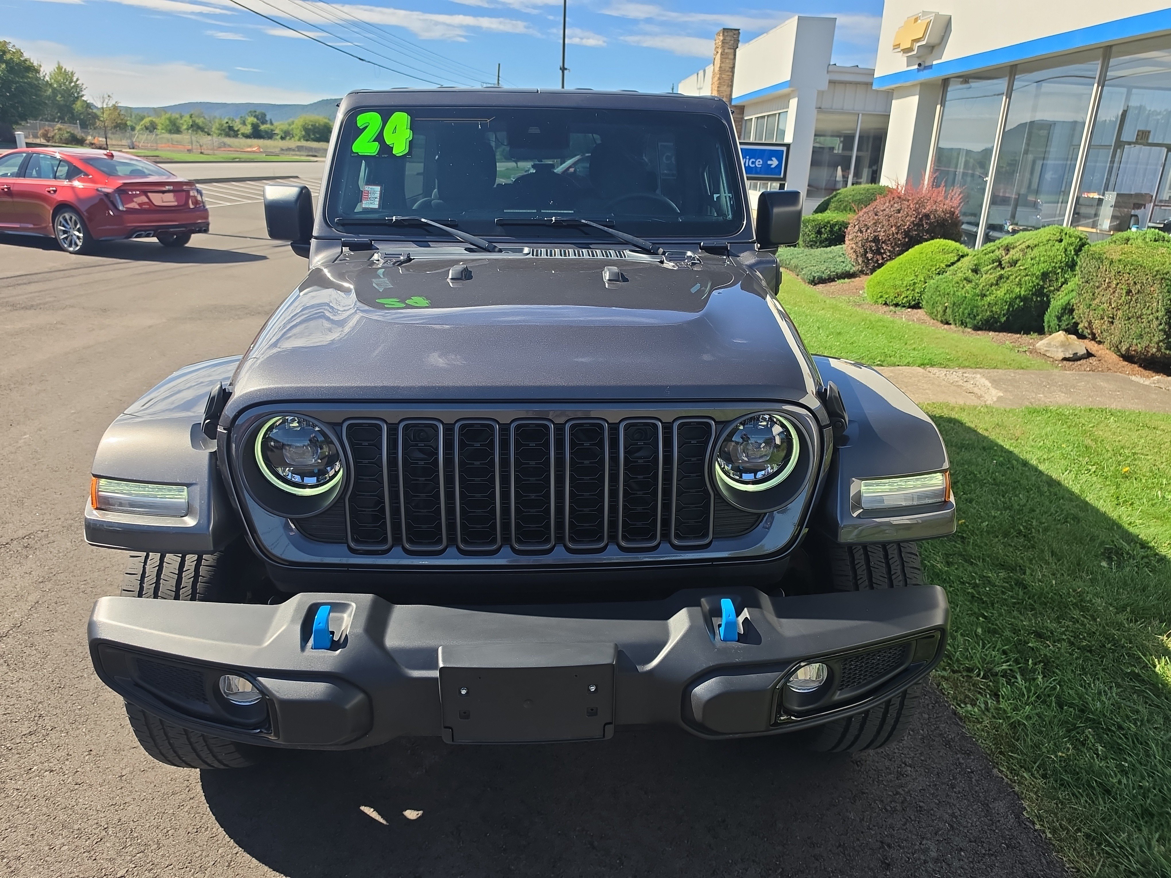 Used 2024 Jeep Wrangler Unlimited w/ Convenience Group AWD/4WD image 9