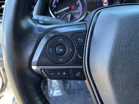 Used 2019 Toyota Camry XLE w/ Navigation Package FWD image 16