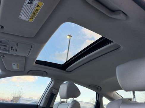 Used 2019 Honda Accord EX image 3