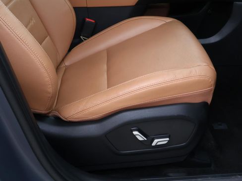 Used 2025 Hyundai Santa Fe Limited FWD image 17