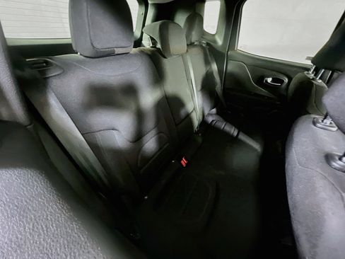 Used 2022 Jeep Renegade Latitude w/ Convenience Group AWD/4WD image 26