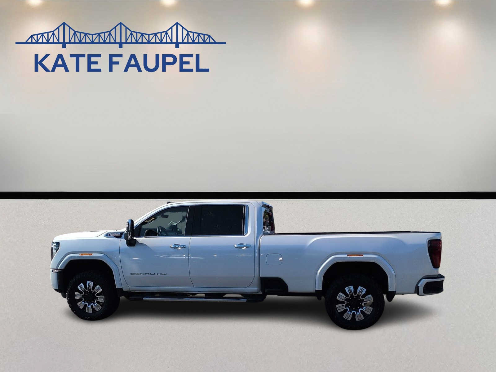 Used 2025 GMC Sierra 3500 Denali w/ Denali Reserve Package AWD/4WD image 4