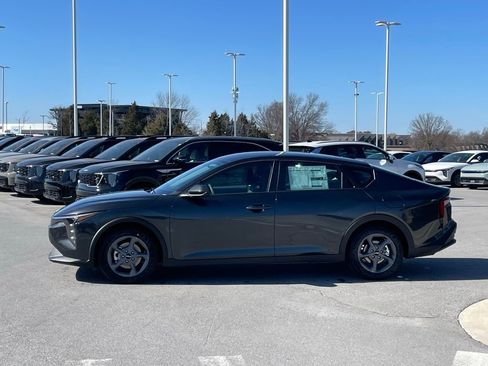 New 2026 Kia K4 FWD image 4