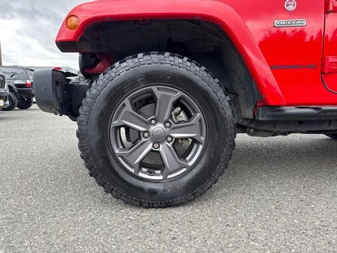 Used 2017 Jeep Wrangler Rubicon AWD/4WD image 15