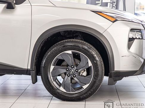 Used 2024 Nissan Rogue SV AWD/4WD image 11