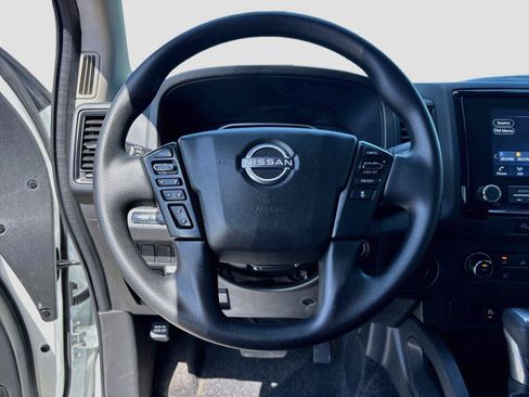 Used 2024 Nissan Frontier S w/ Technology Package RWD image 11