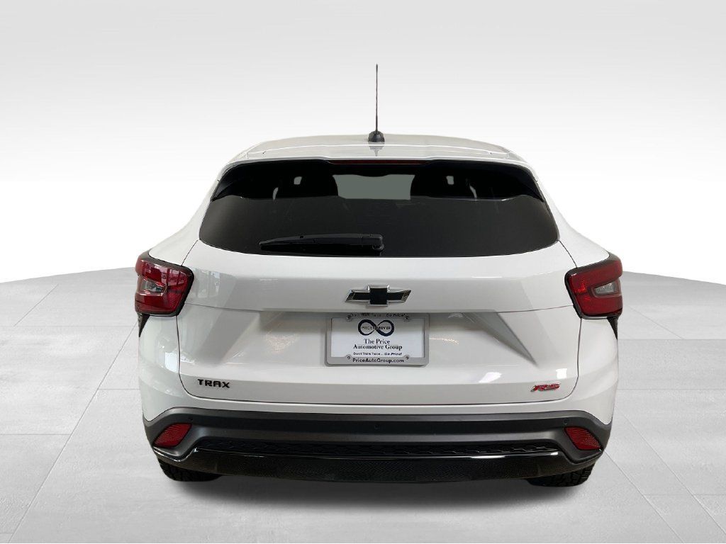 Used 2024 Chevrolet Trax RS w/ Driver Confidence Package FWD image 8