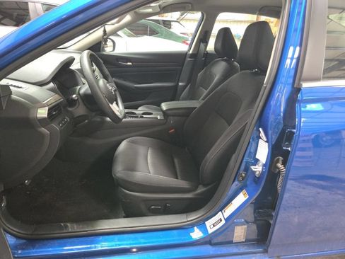 Used 2025 Nissan Altima 2.5 SV FWD image 5
