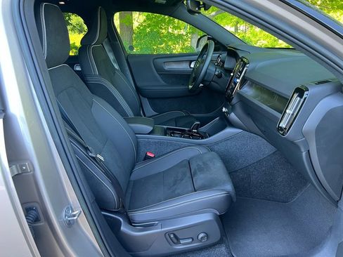 Certified 2023 Volvo XC40 Recharge Ultimate AWD/4WD image 28