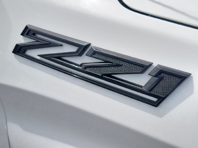Used 2024 Chevrolet Silverado 1500 Custom Trail Boss w/ LPO, Dark Essentials Package AWD/4WD image 9