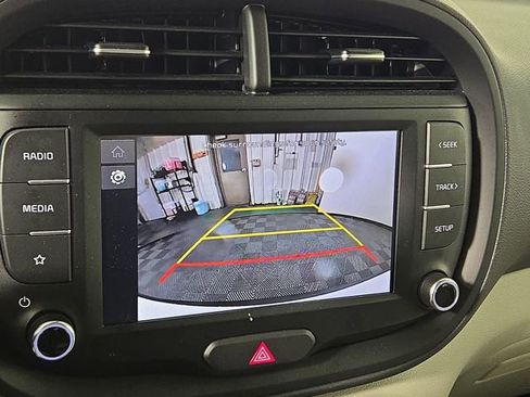 Certified 2025 Kia Soul LX image 20