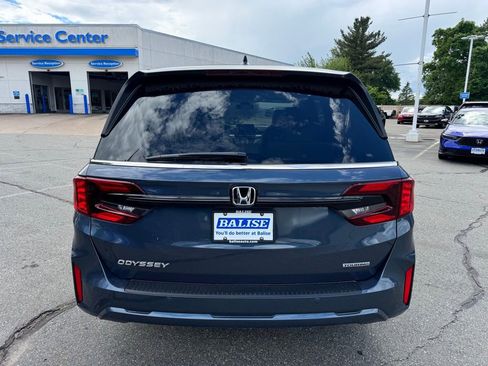 New 2026 Honda Odyssey Touring image 7