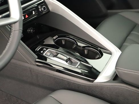 New 2025 Audi Q5 Premium image 17