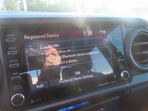 Used 2022 Toyota Tacoma TRD Sport image 25