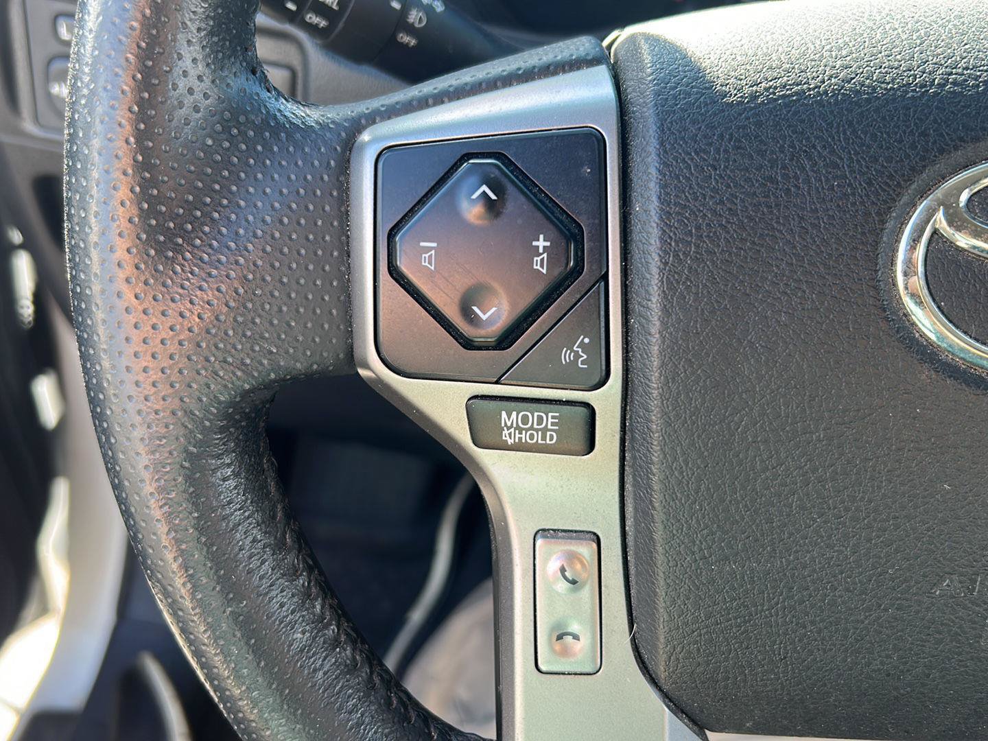 Used 2024 Toyota 4Runner SR5 AWD/4WD image 12