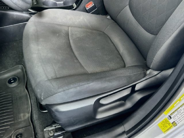 Used 2022 Toyota Corolla LE FWD image 20