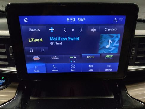 Used 2021 Ford Explorer Limited w/ Equipment Group 301A AWD/4WD image 25