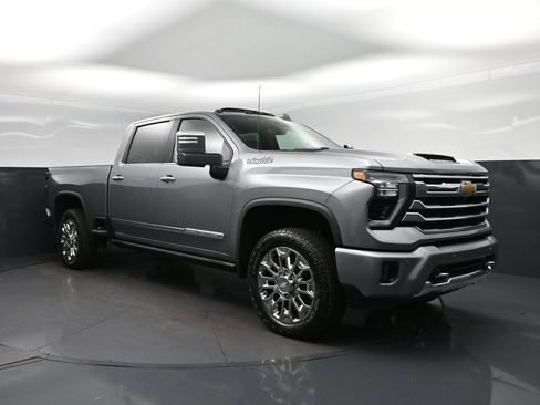New 2026 Chevrolet Silverado 2500 High Country w/ High Country Premium Package AWD/4WD image 9