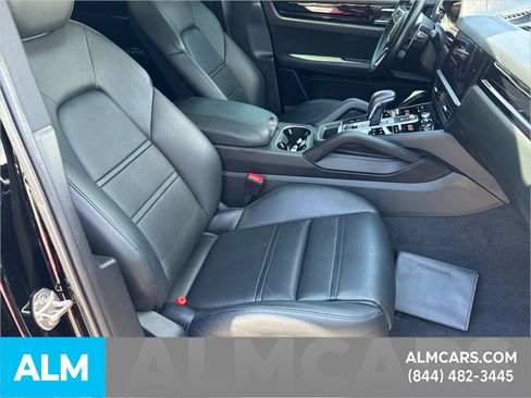 Used 2022 Porsche Cayenne S image 16
