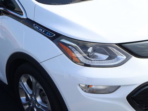 Used 2018 Chevrolet Bolt LT image 4