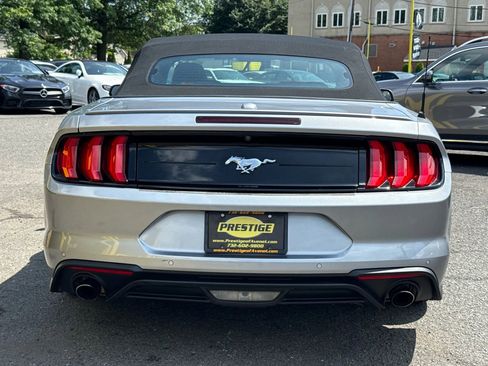 Used 2022 Ford Mustang Premium image 11