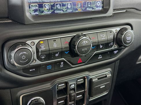 Used 2022 Jeep Wrangler Sahara w/ Cold Weather Group image 24