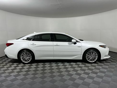 Certified 2020 Toyota Avalon Limited w/ Advanced Safety Package image 4
