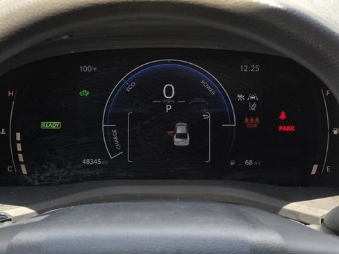 Used 2025 Toyota Camry LE FWD image 19