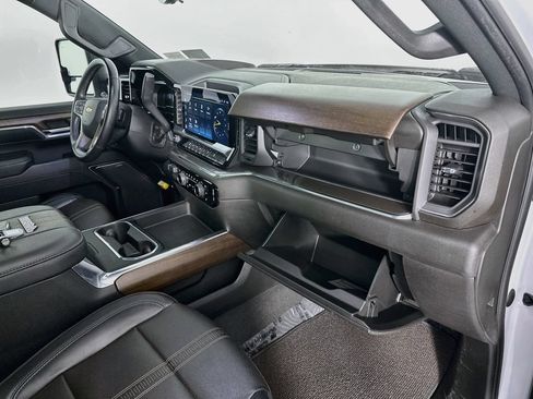 Used 2024 Chevrolet Silverado 2500 High Country w/ High Country Premium Package AWD/4WD image 32