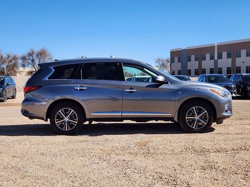 Used 2019 INFINITI QX60 Luxe w/ Essential Package image 2