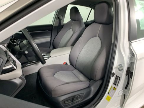 Used 2024 Toyota Camry LE image 28