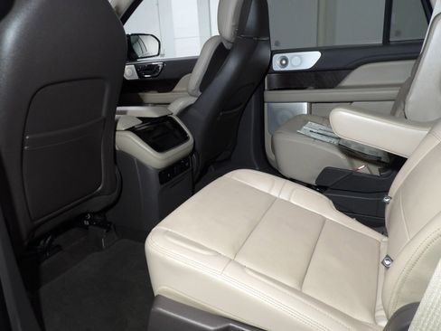 Used 2022 Lincoln Navigator Reserve image 20