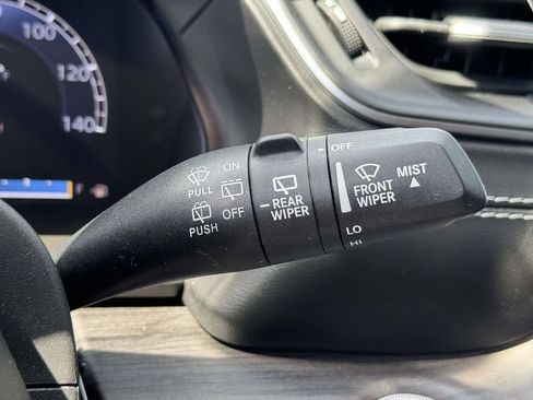Used 2022 Jeep Grand Cherokee L Limited AWD/4WD image 25