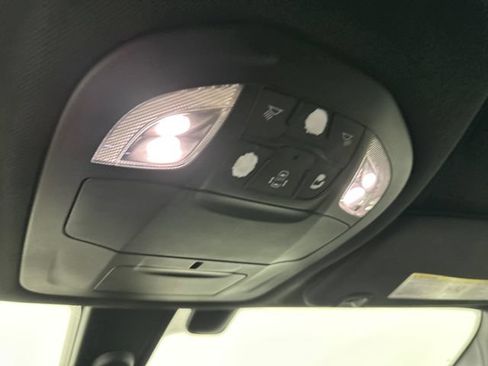 Certified 2018 Chrysler Pacifica Touring-L w/ Premium Audio Group FWD image 31