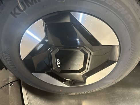 New 2026 Kia EV9 Wind image 10