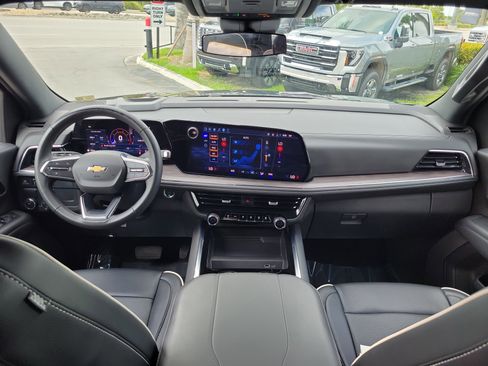 Used 2025 Chevrolet Tahoe LS RWD image 18