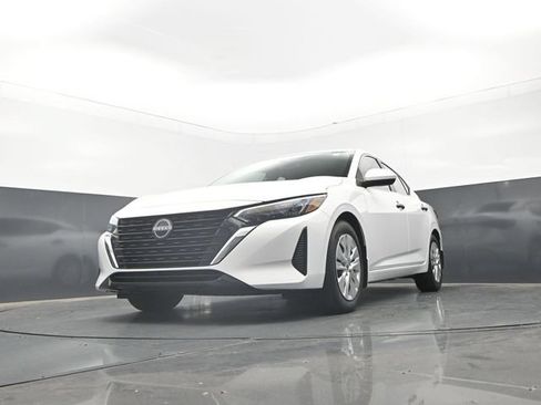 Used 2025 Nissan Sentra S FWD image 26