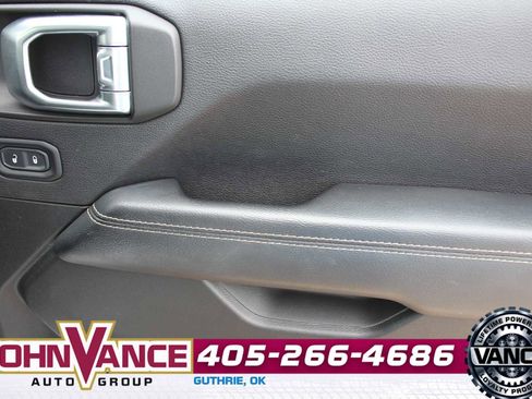 Used 2021 Jeep Wrangler Unlimited Sahara AWD/4WD image 16