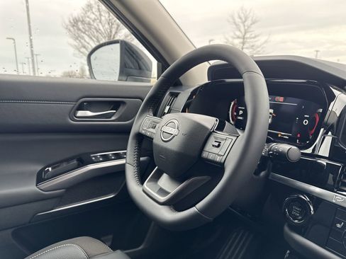 New 2026 Nissan Pathfinder SL image 20