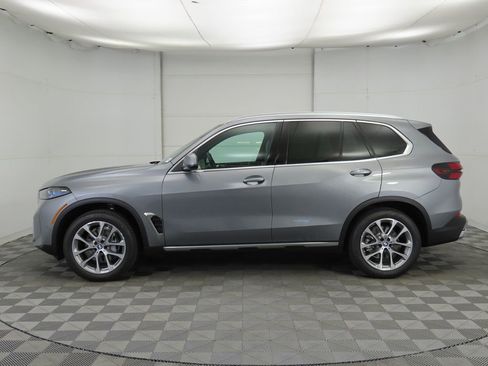 New 2026 BMW X5 sDrive40i w/ Premium Package image 8