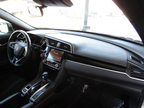 Used 2019 Honda Civic Sport image 10