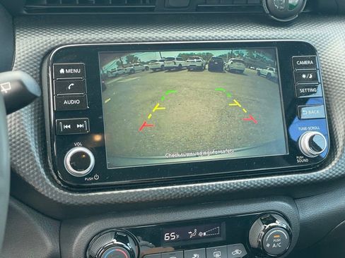 Used 2021 Nissan Kicks SV w/ Interior Electronics Package FWD image 15