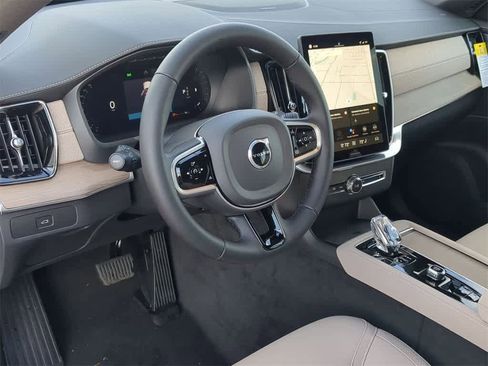 New 2026 Volvo XC90 B6 Plus w/ Protection Package Premier image 2