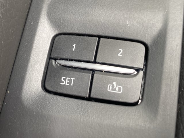 Used 2024 GMC Yukon Denali w/ Advanced Technology Package AWD/4WD image 16