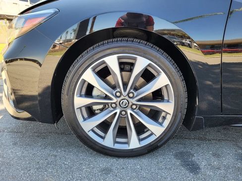 Used 2022 Nissan Maxima Platinum w/ Sport Mat Group FWD image 36