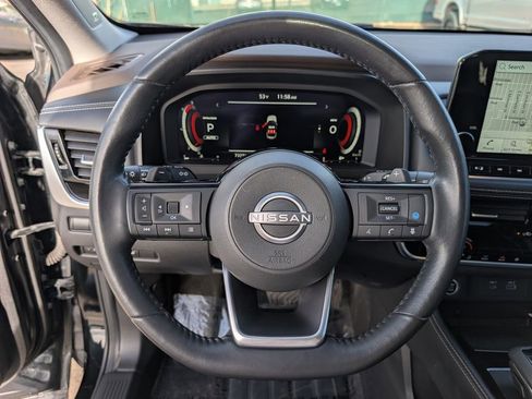 Used 2023 Nissan Rogue Platinum w/ Platinum Premium Package image 22