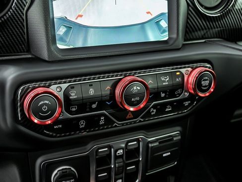 Used 2021 Jeep Gladiator Sport AWD/4WD image 27