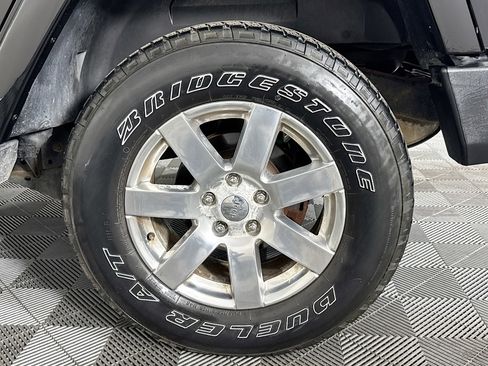 Used 2017 Jeep Wrangler Unlimited Sahara w/ Connectivity Group image 35