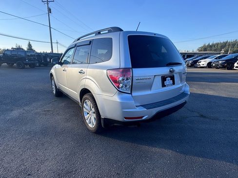 Used 2011 Subaru Forester 2.5X Premium w/ All-Weather Pkg image 8