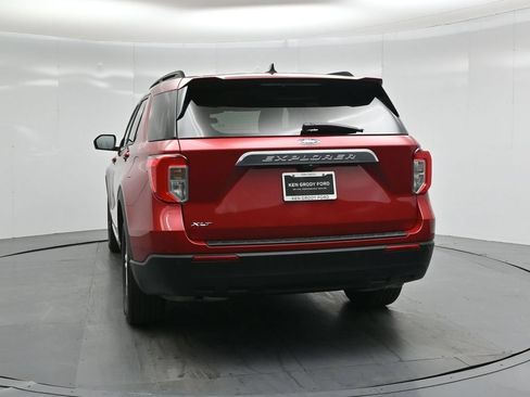 Used 2023 Ford Explorer XLT RWD image 26